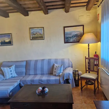 Rural Mas Pareta Agroturismo *